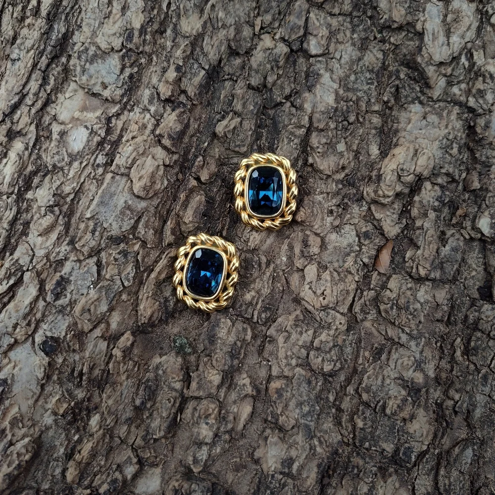 🐦🦢S.A.L Earrings🦢💎Swarovaki🧊Crystal🫐 - Picture 2 of 9
